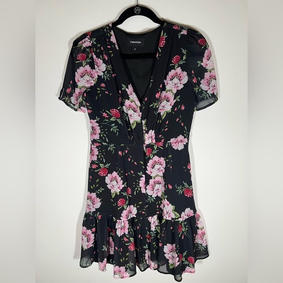Yumi Kim Dresses & Skirts - Yumi Kim black floral v-neck mini ruffle dress sz 4 cottagecore romantic